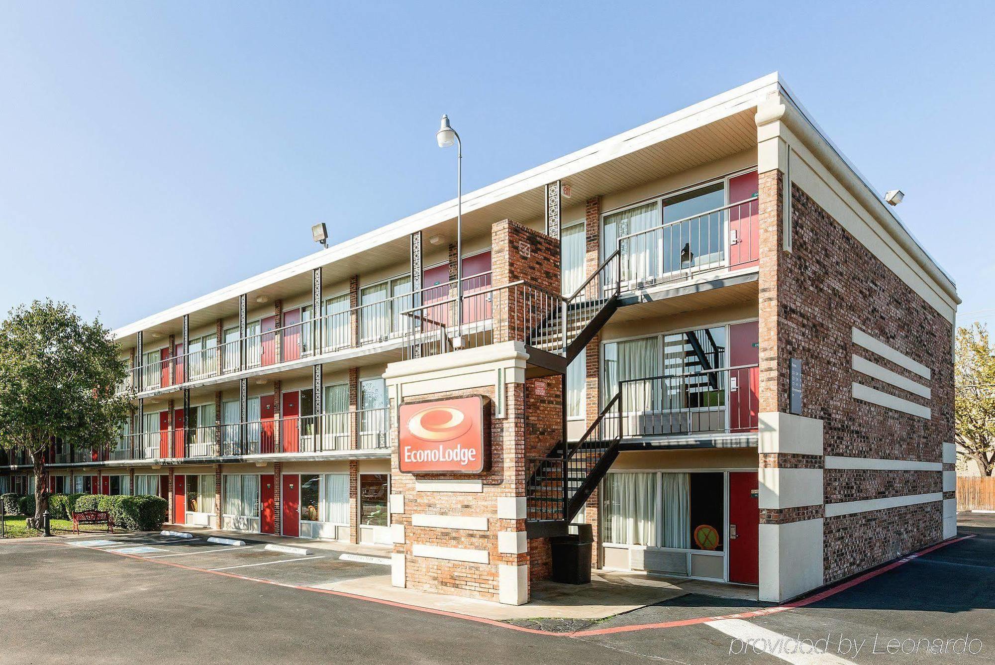 Econo Lodge Airport I-35 North Farmers Branch Buitenkant foto