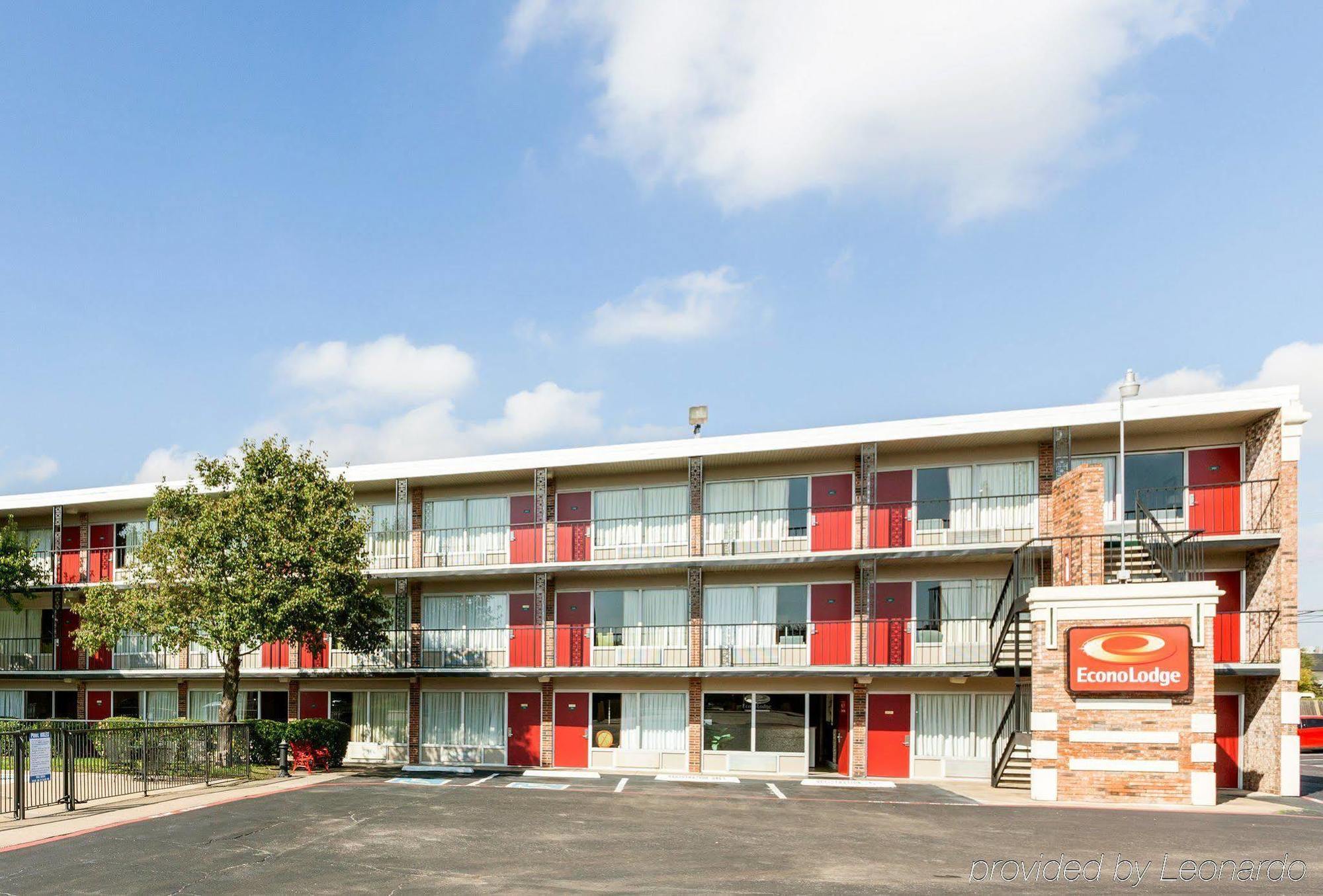 Econo Lodge Airport I-35 North Farmers Branch Buitenkant foto