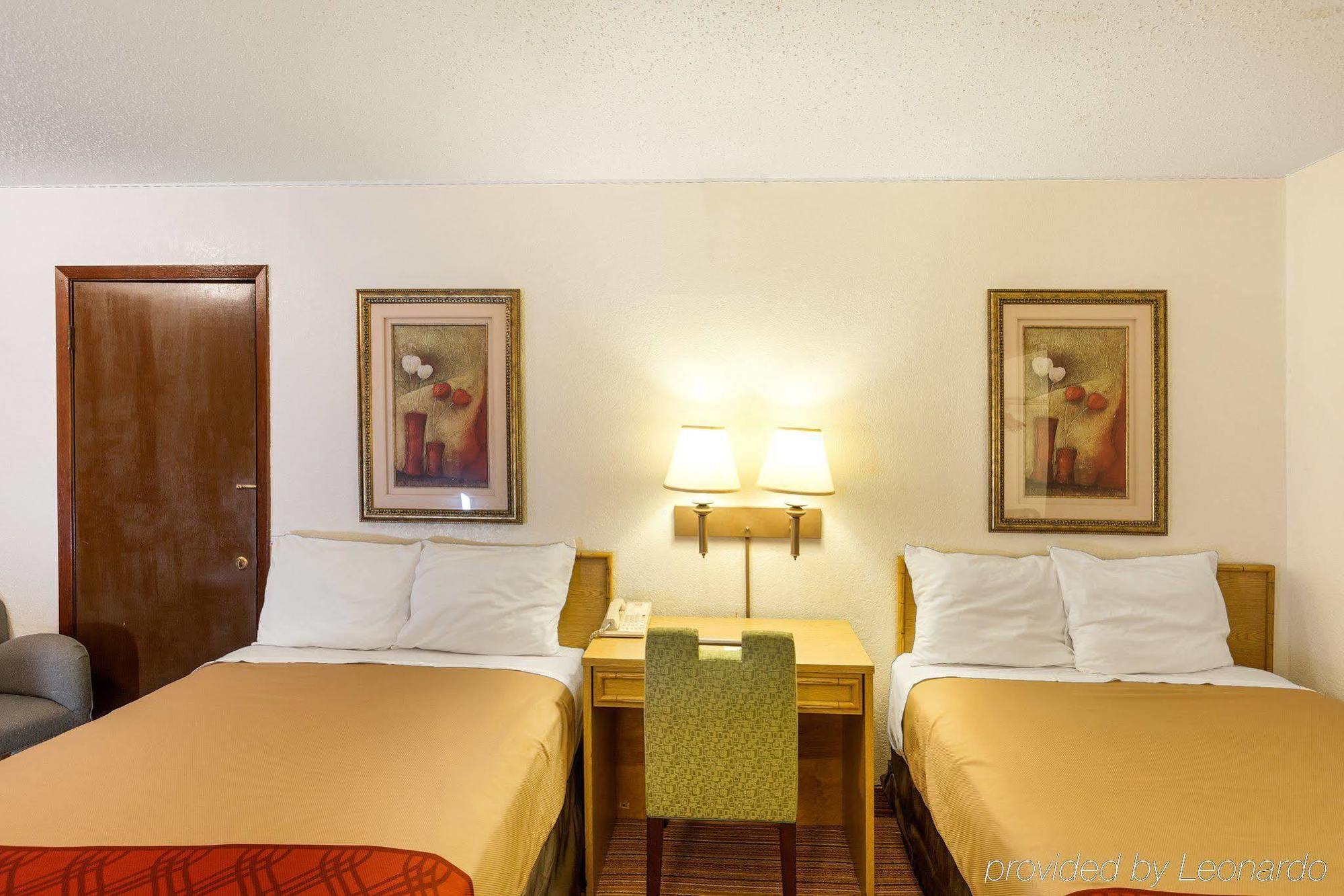 Econo Lodge Airport I-35 North Farmers Branch Buitenkant foto