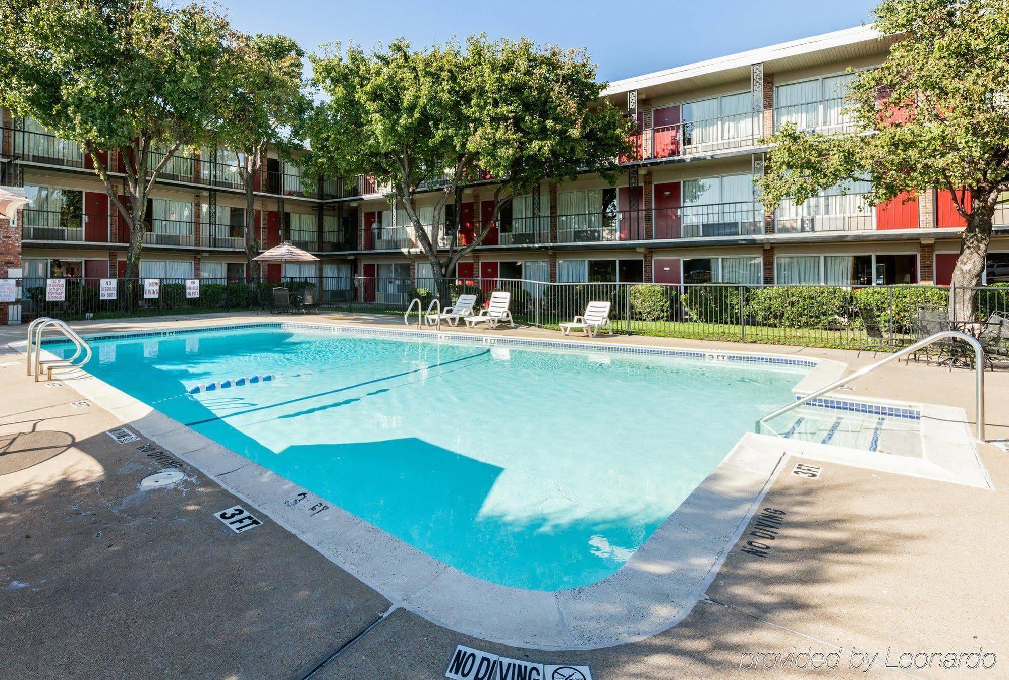 Econo Lodge Airport I-35 North Farmers Branch Buitenkant foto