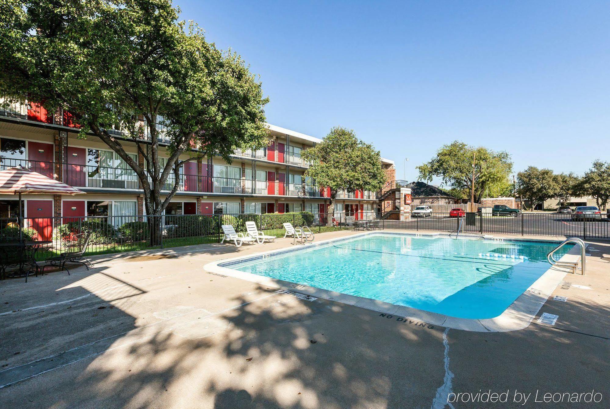 Econo Lodge Airport I-35 North Farmers Branch Buitenkant foto