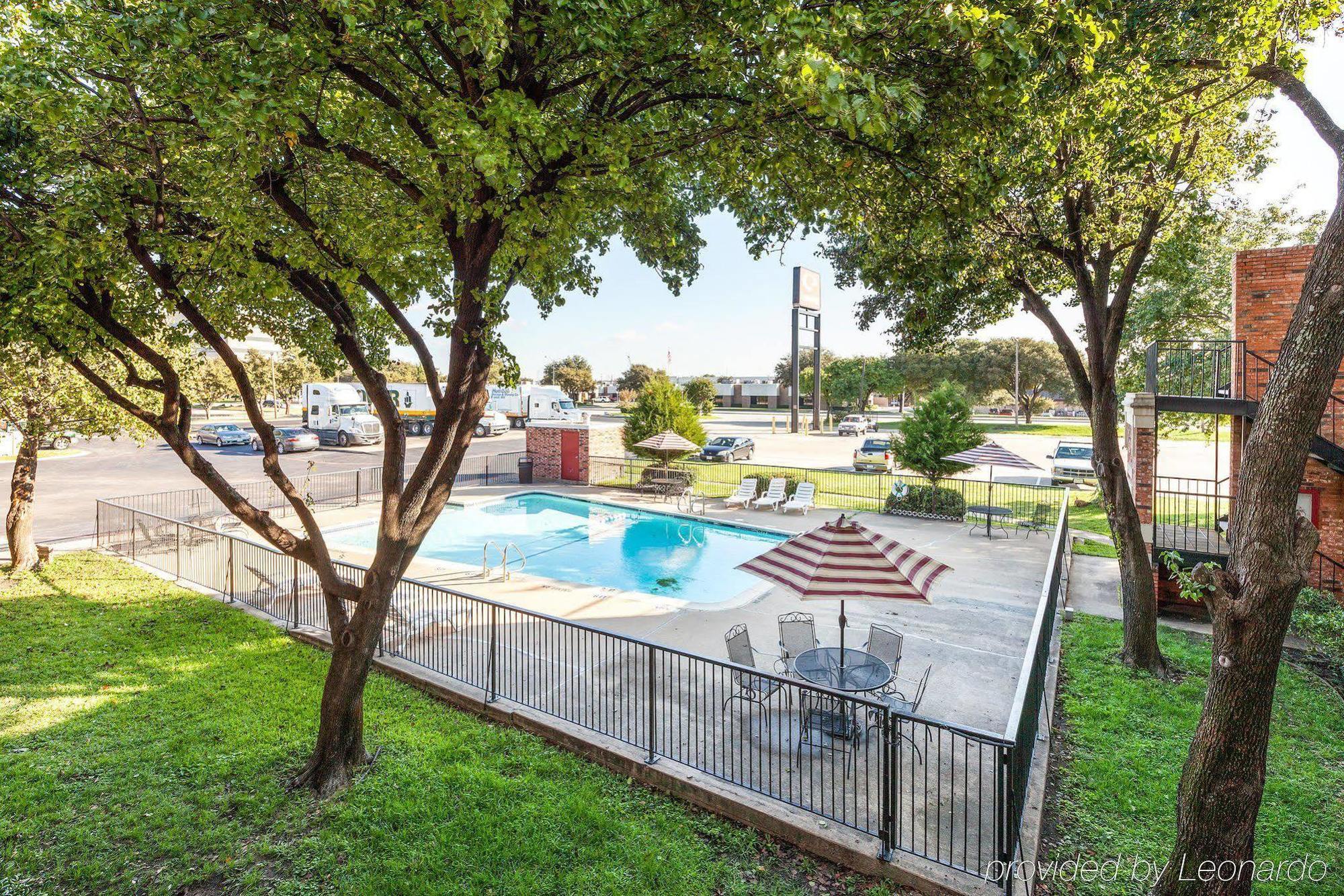 Econo Lodge Airport I-35 North Farmers Branch Buitenkant foto