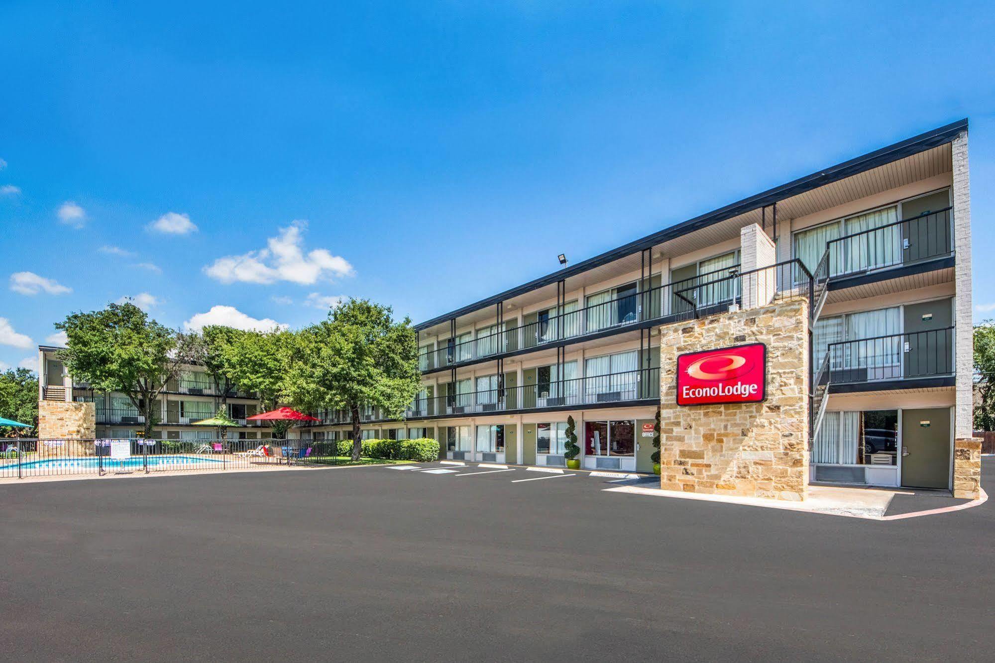 Econo Lodge Airport I-35 North Farmers Branch Buitenkant foto