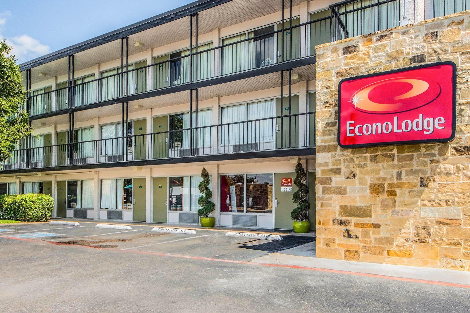 Econo Lodge Airport I-35 North Farmers Branch Buitenkant foto
