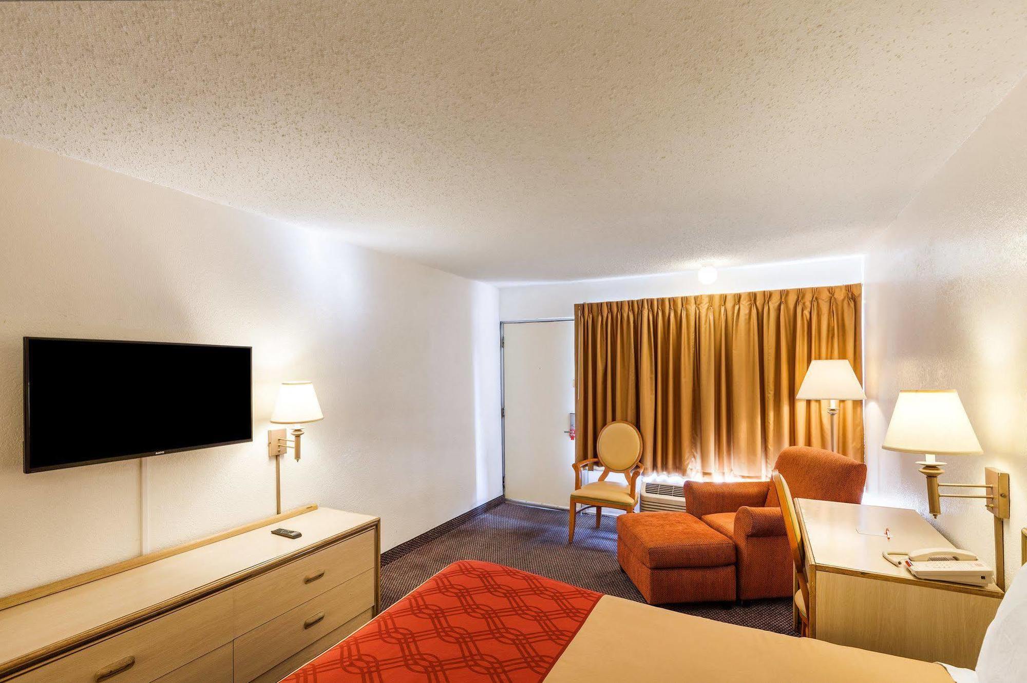 Econo Lodge Airport I-35 North Farmers Branch Buitenkant foto
